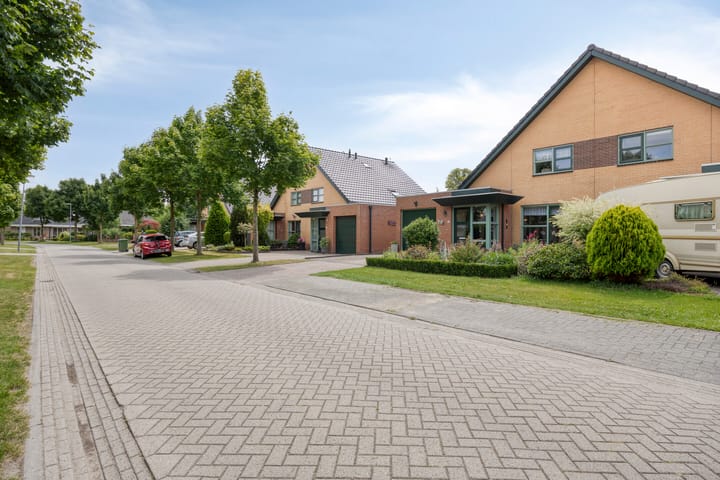 Photo 5 of Dagpauwoog 4-A