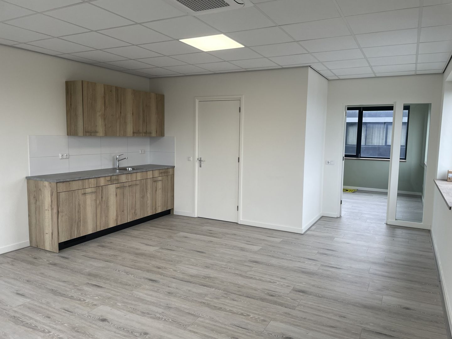 View photo 3 of Kaskinenweg 14-d