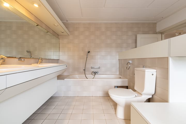 Photo 18 of Akerstraat 4