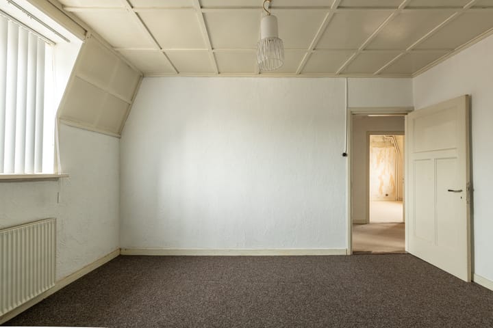 Photo 32 of Akerstraat 4