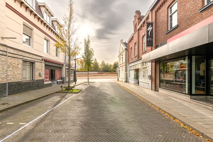 Photo 33 of Akerstraat 4