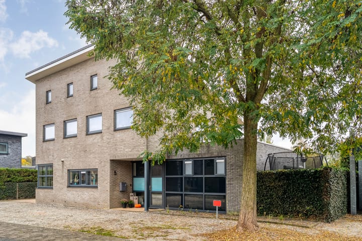 Photo 3 of Van Goghstraat 20