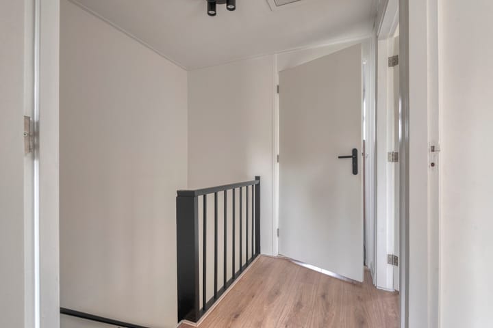 Foto 15 van van den Hummelstraat 19