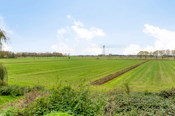 Photo 36 of Pater van den Elsenstraat 60