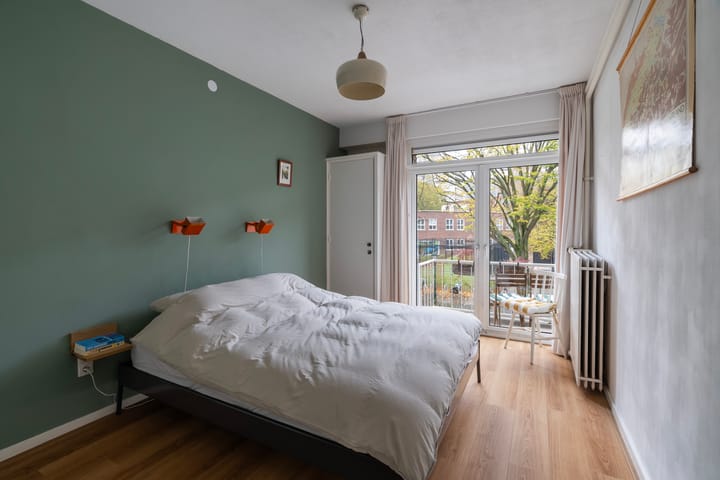Photo 17 of Amalia van Solmsstraat 32