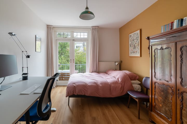 Photo 21 of Amalia van Solmsstraat 32