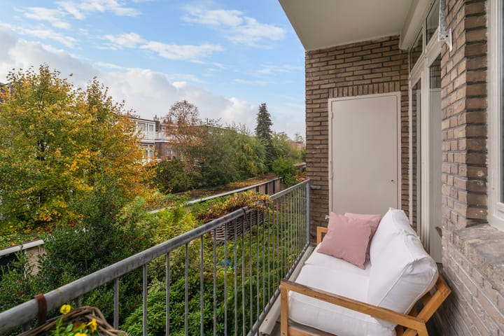 Photo 28 of Amalia van Solmsstraat 32