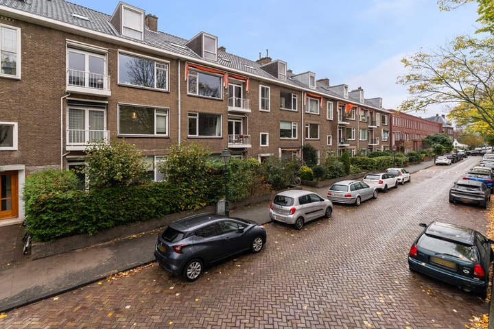 Photo 31 of Amalia van Solmsstraat 32