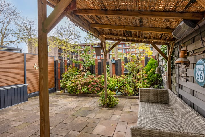 Foto 4 van Van den Berghlaan 485