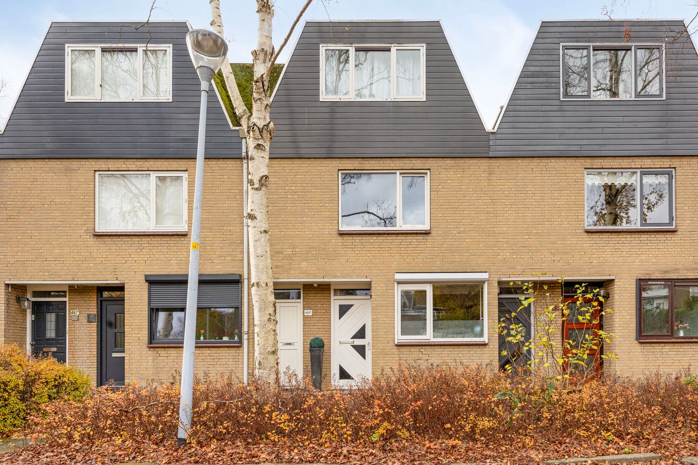 Foto 1 van Van den Berghlaan 485