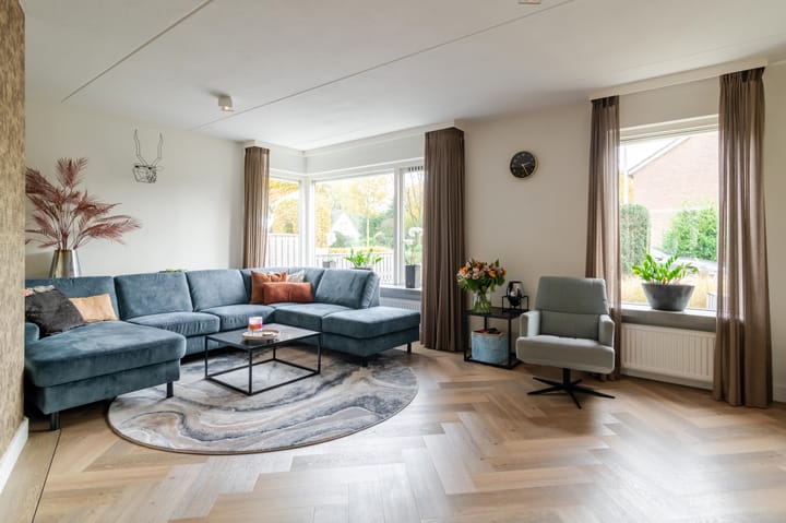 Photo 2 of Emmastraat 13