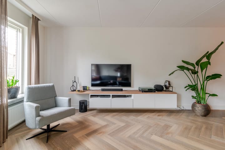 Photo 4 of Emmastraat 13