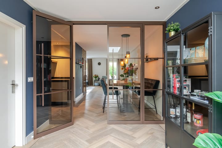 Photo 15 of Emmastraat 13