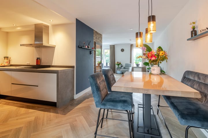 Photo 16 of Emmastraat 13