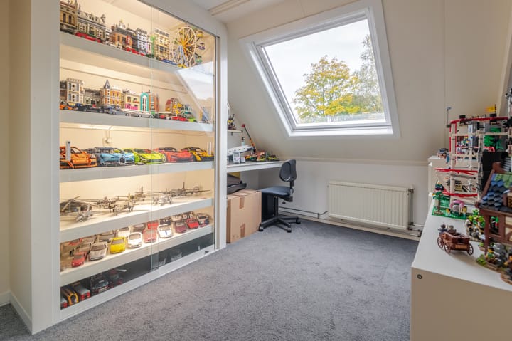 Photo 23 of Emmastraat 13