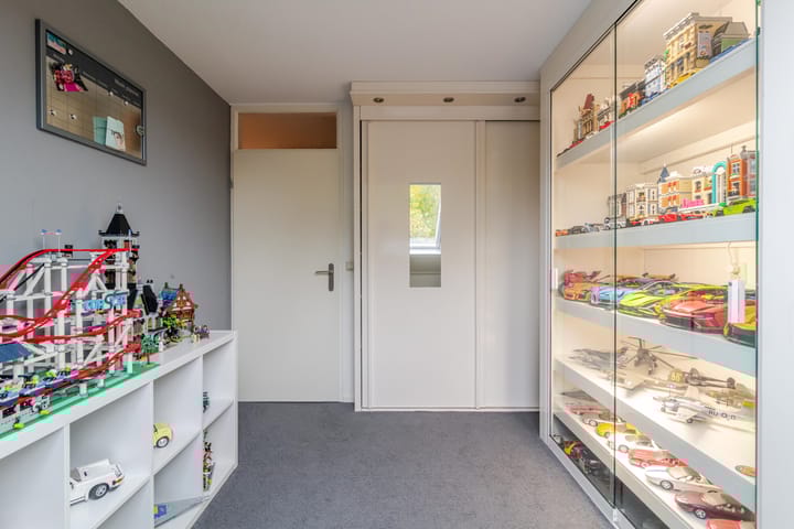 Photo 24 of Emmastraat 13