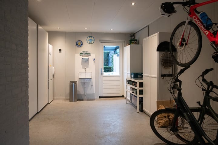 Photo 34 of Emmastraat 13