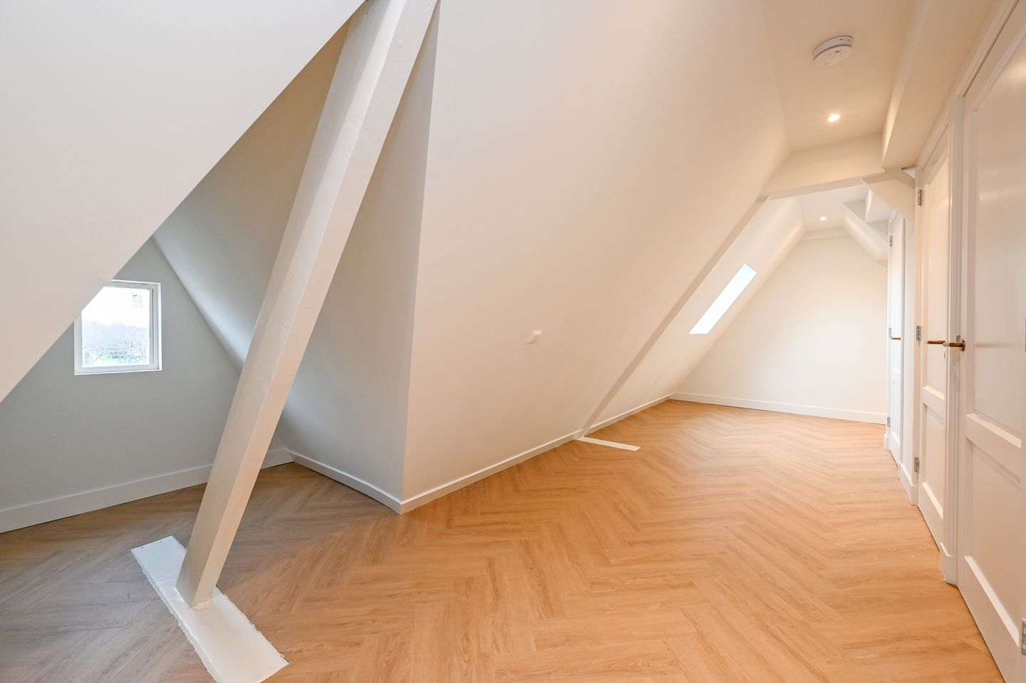 Photo 25 of Loosduinse Hoofdstraat 113