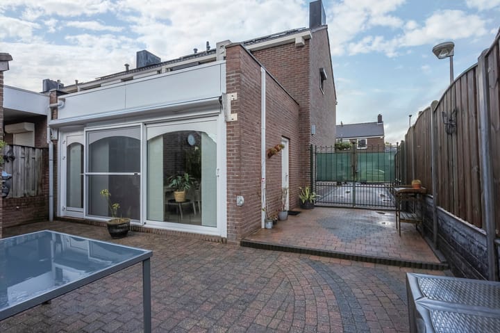 Photo 22 of St.Leonardusstraat 33