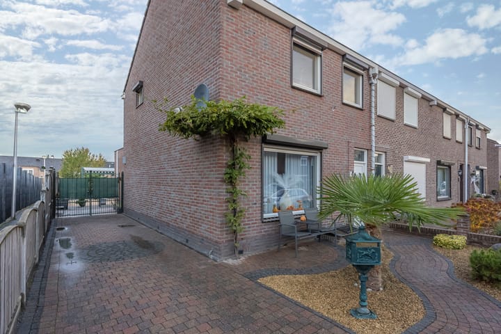 Photo 26 of St.Leonardusstraat 33