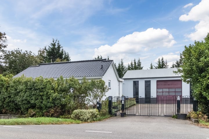 Photo 3 of Bredeweg 54