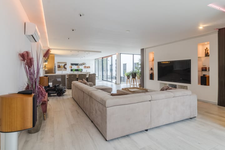 Photo 5 of Bredeweg 54