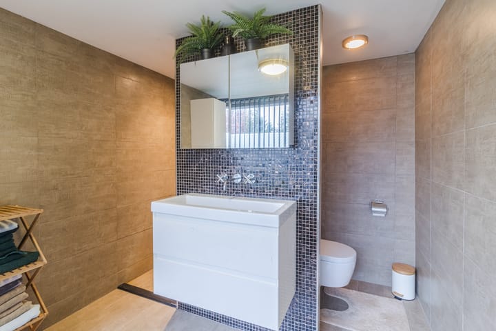 Photo 38 of Bredeweg 54