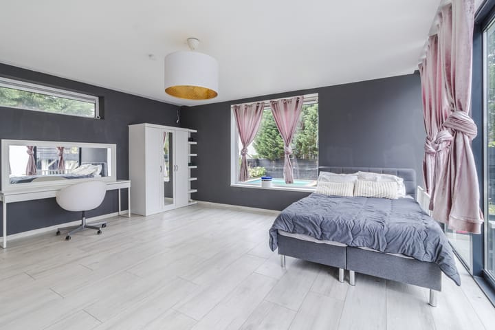 Photo 24 of Bredeweg 54