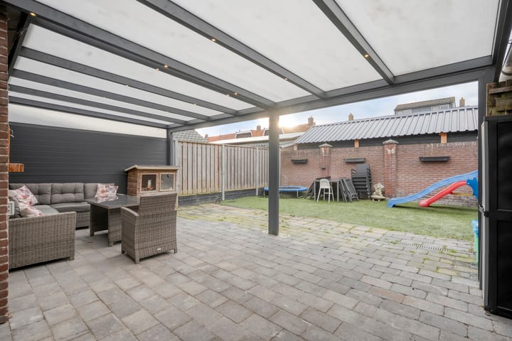 Photo 28 of Beatrixstraat 28