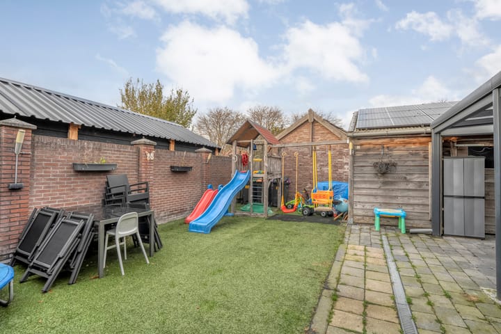 Photo 32 of Beatrixstraat 28