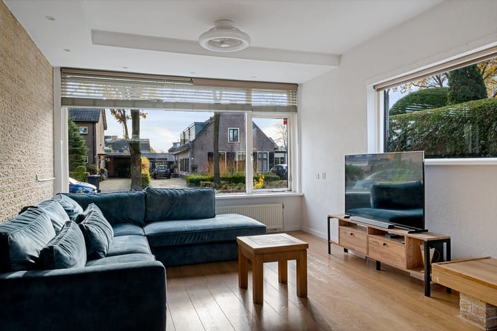 Photo 4 of Laarderweg 36