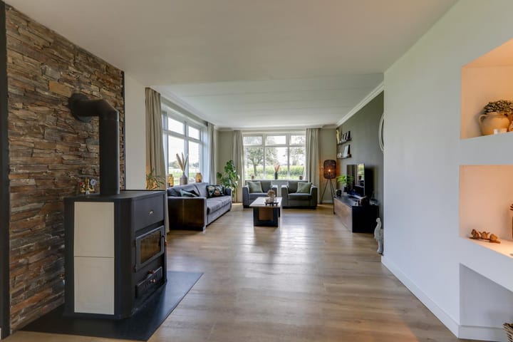 Photo 21 of Monseigneur Hendriksenstraat 18-A