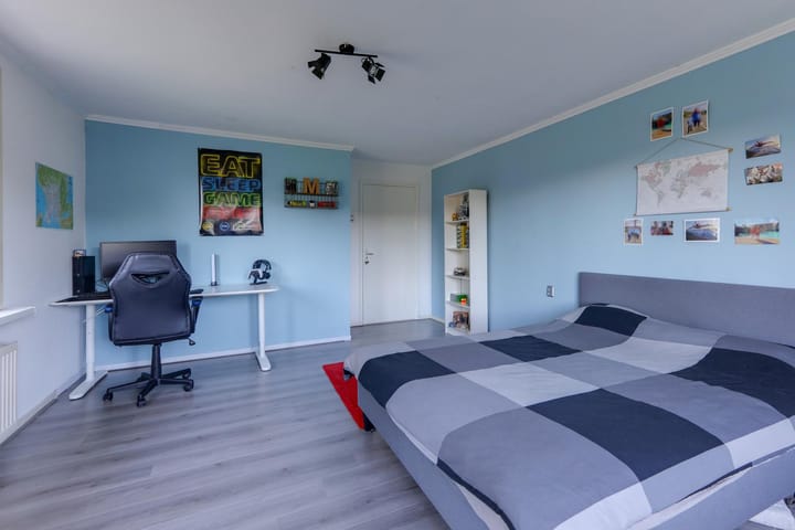 Photo 37 of Monseigneur Hendriksenstraat 18-A