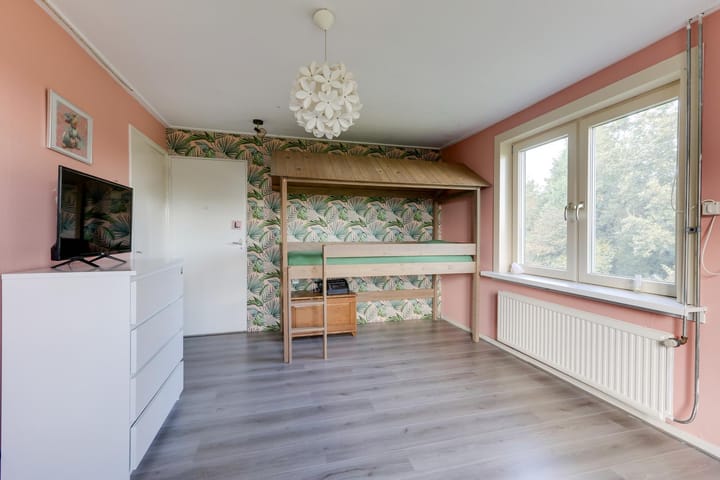 Photo 38 of Monseigneur Hendriksenstraat 18-A