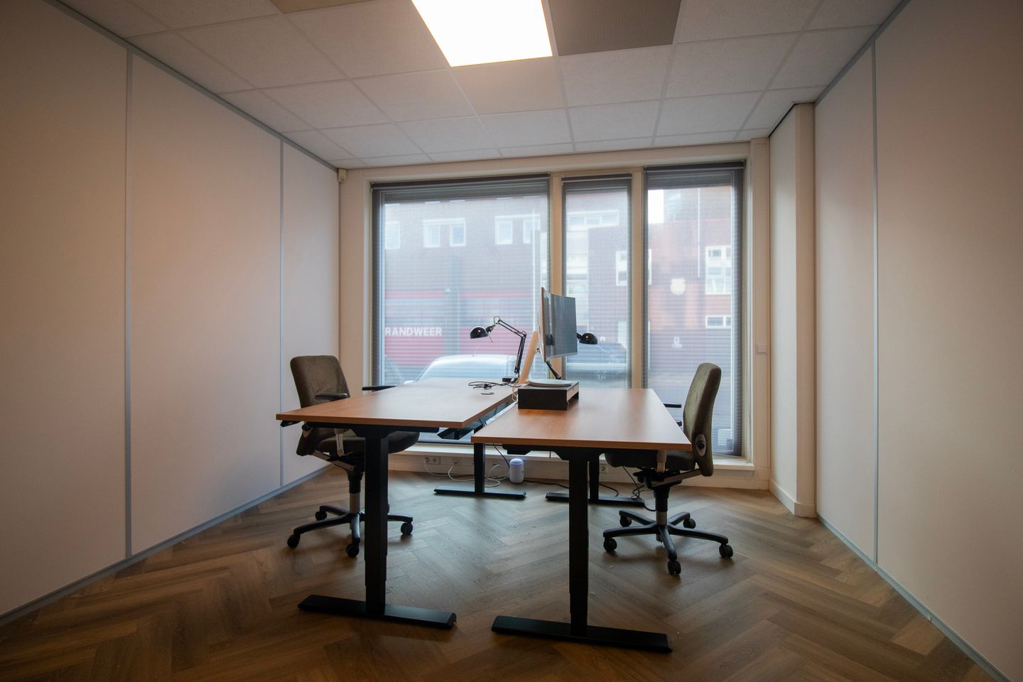 View photo 3 of Stationsstraat 1-r