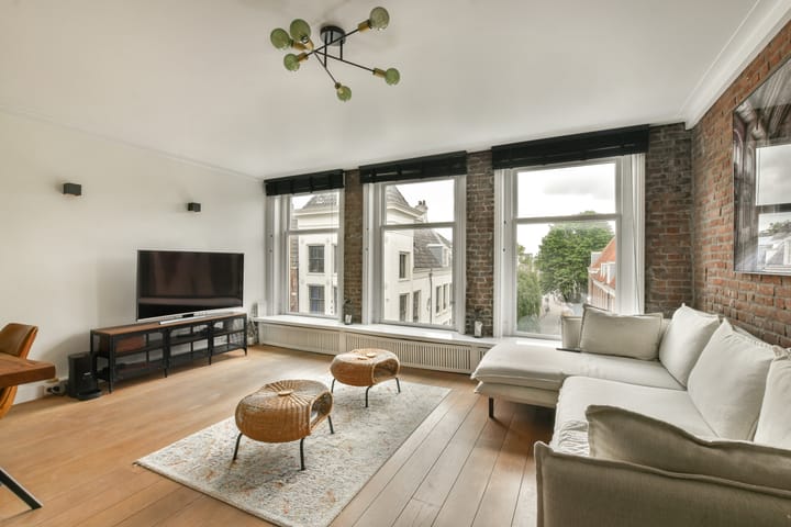 Photo 3 of Haarlemmerstraat 60-3