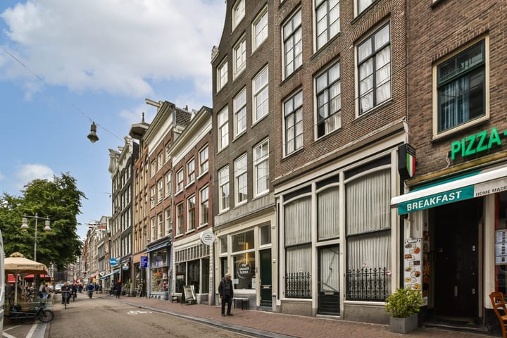 Photo 15 of Haarlemmerstraat 60-3