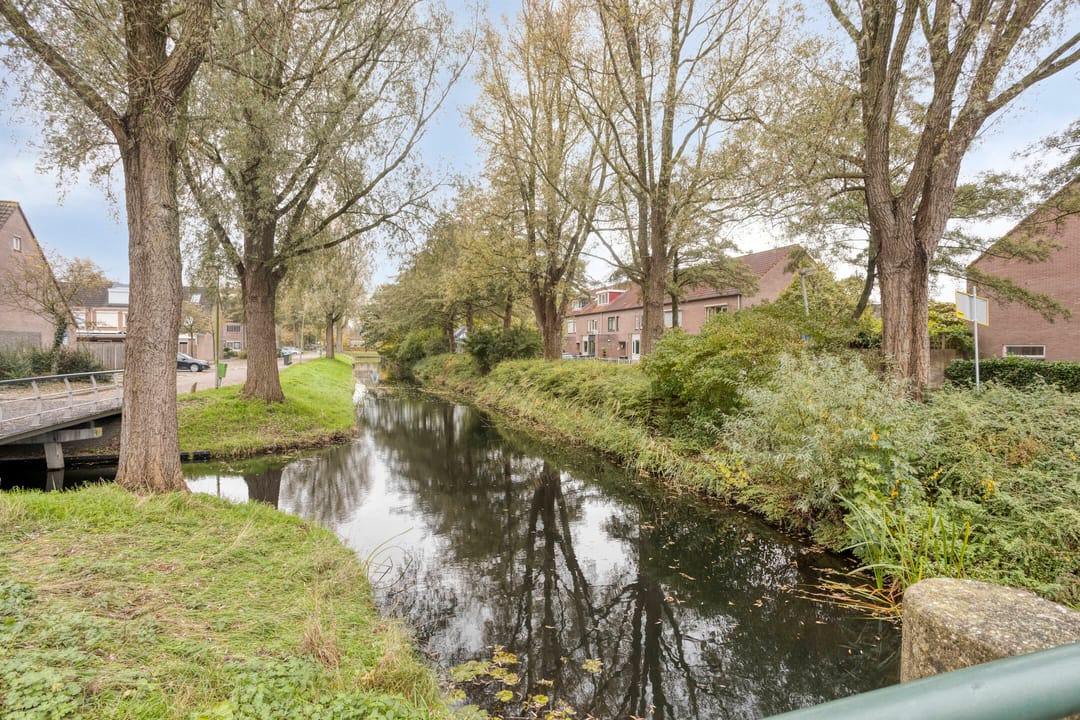 Photo 38 of Botertonstraat 17