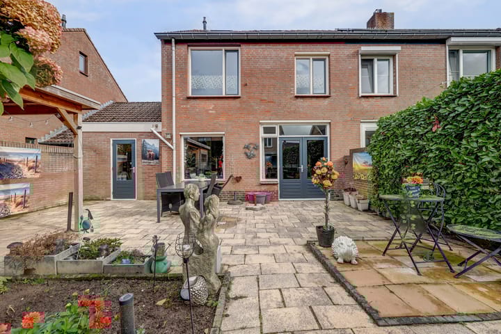 Photo 2 of Pastoor Huissenstraat 4