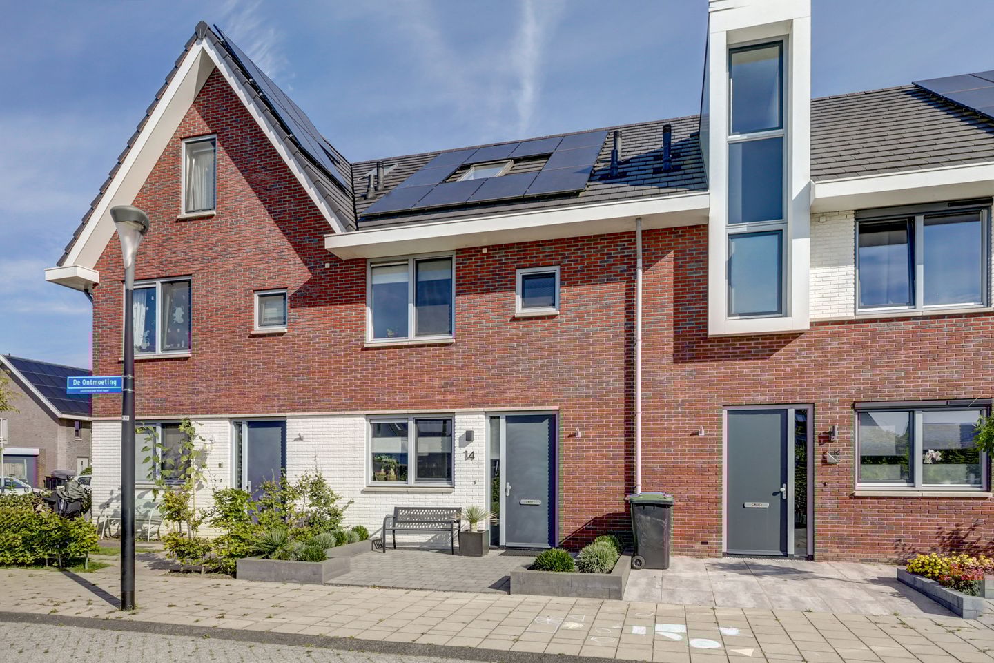 Photo 1 of De Ontmoeting 14