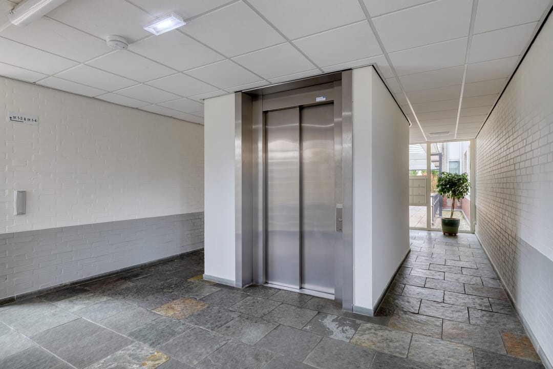 Foto 8 van Middenweg 1-B6