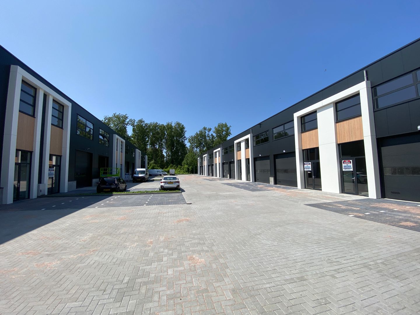 Bekijk foto 4 van Chroomstraat 8