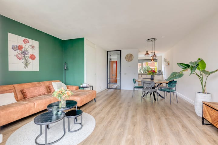 Photo 2 of Vriesschestraat 50