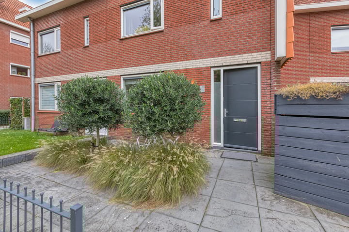 Photo 6 of Vriesschestraat 50