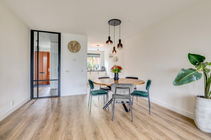 Photo 16 of Vriesschestraat 50