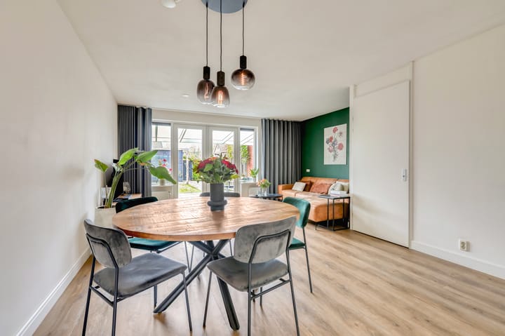 Photo 17 of Vriesschestraat 50