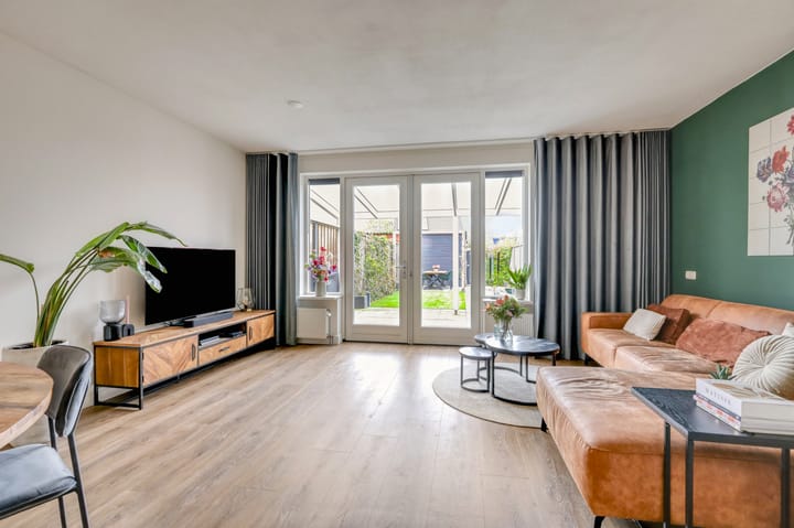 Photo 13 of Vriesschestraat 50