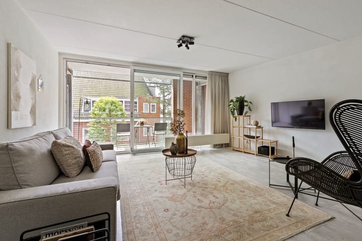 Helperveste 10 main image