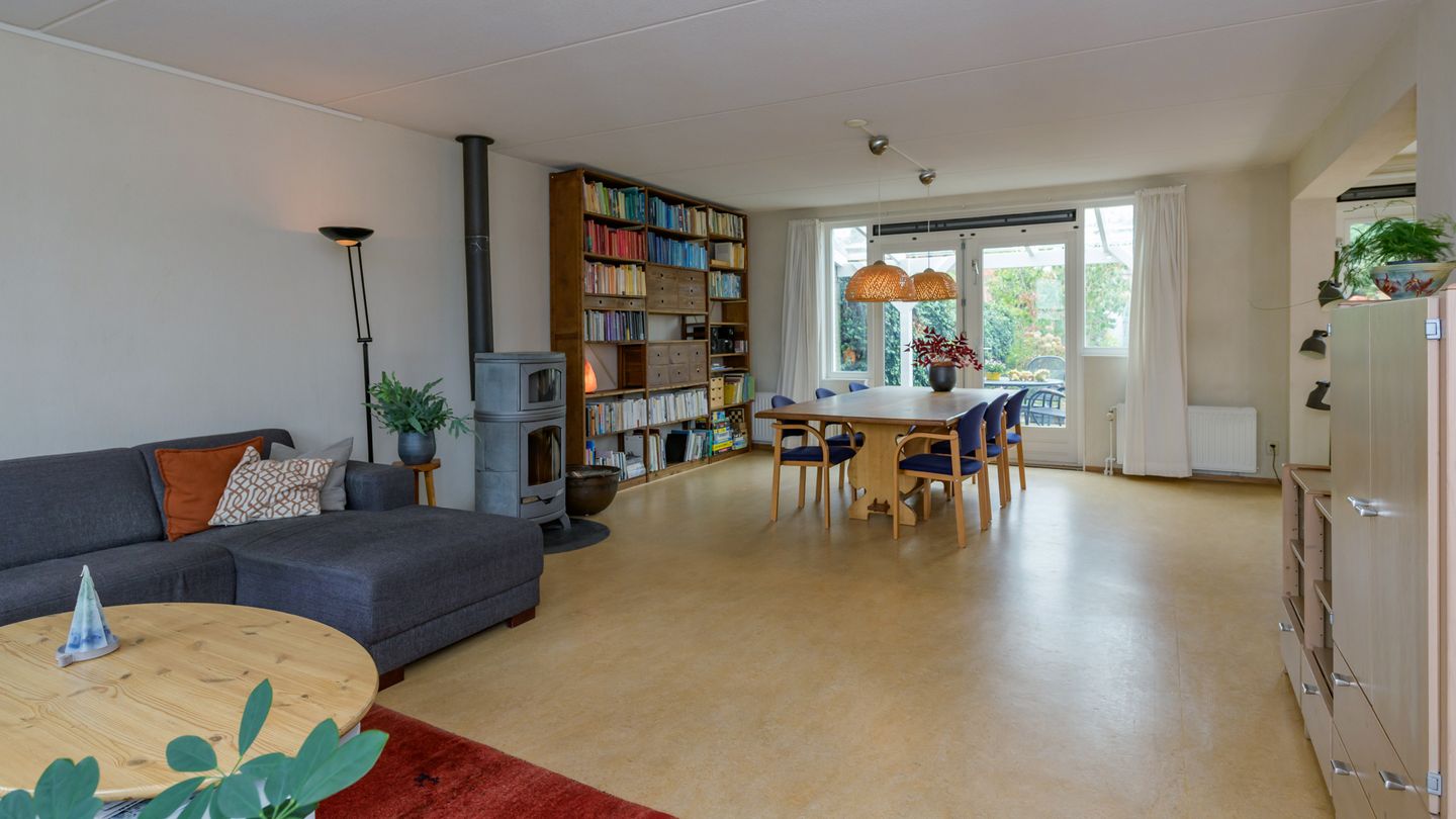 Photo 5 of Ien Dalessingel 35