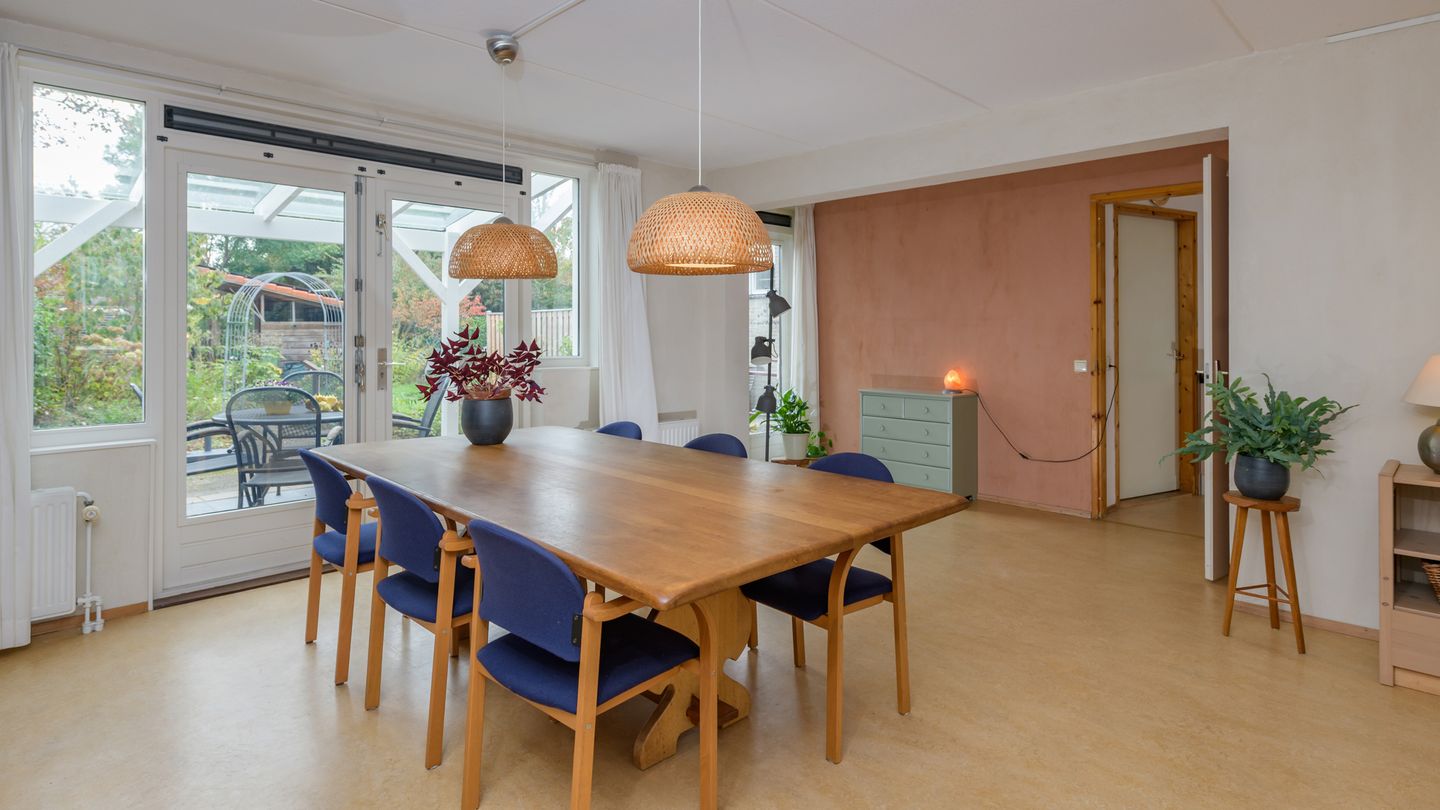 Photo 10 of Ien Dalessingel 35